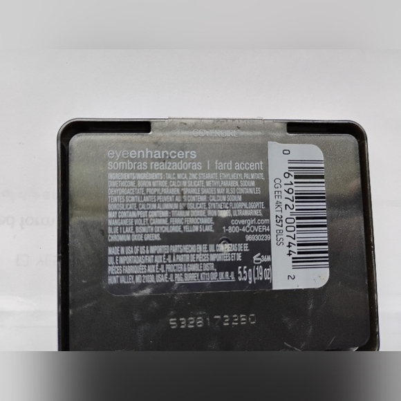 Makeup Bundle, 4 Items - Picture 8 of 8